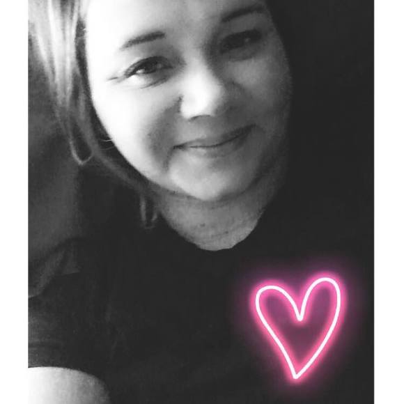 Poshmark profile picture for @dpi